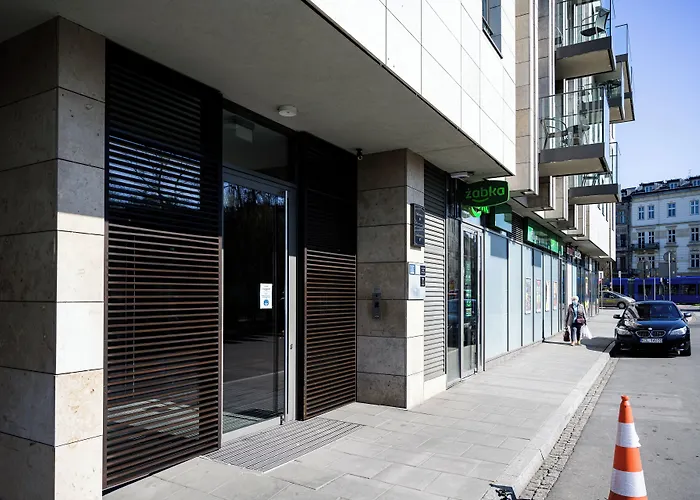 Native Sukiennicza 8 شقة