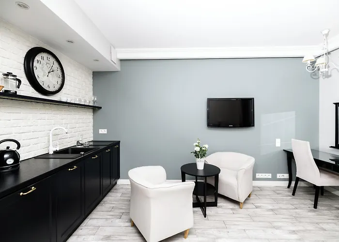 Native Sukiennicza 8 شقة