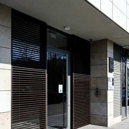 Native Sukiennicza 8 アパート