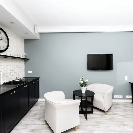 Native Sukiennicza 8 アパート